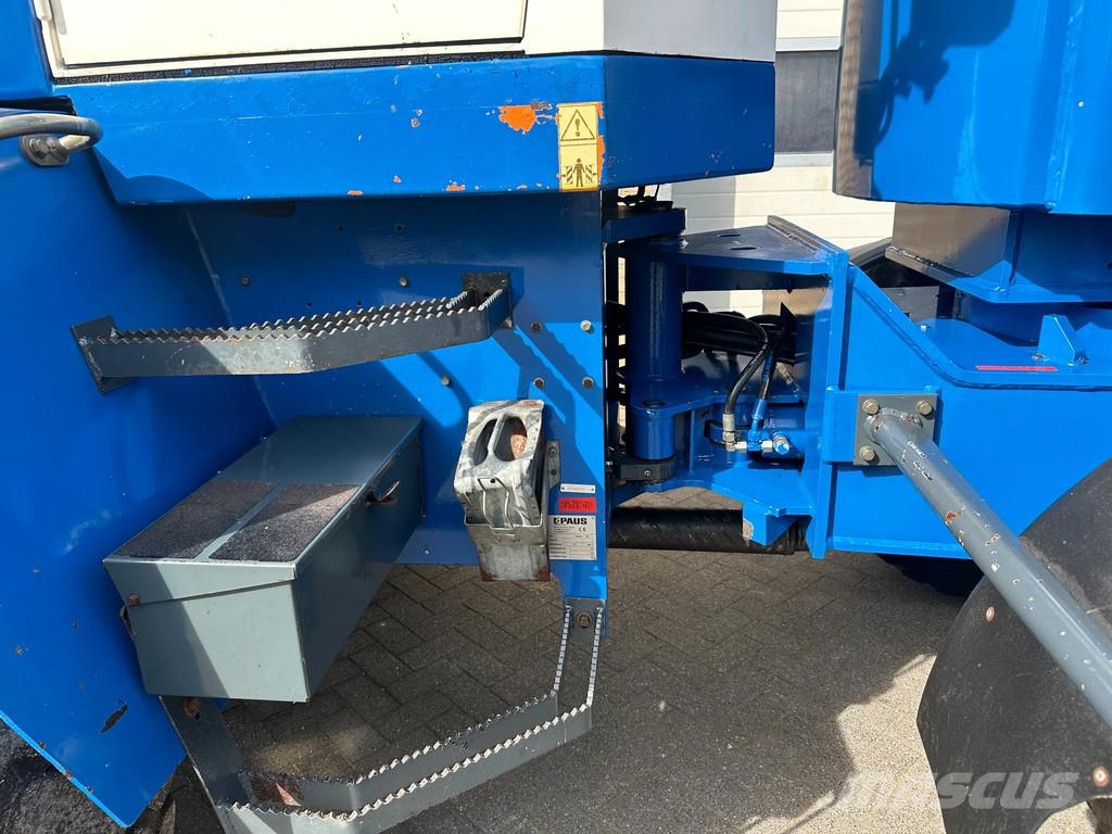 Paus RLS 1252 SL لوادر بعجل