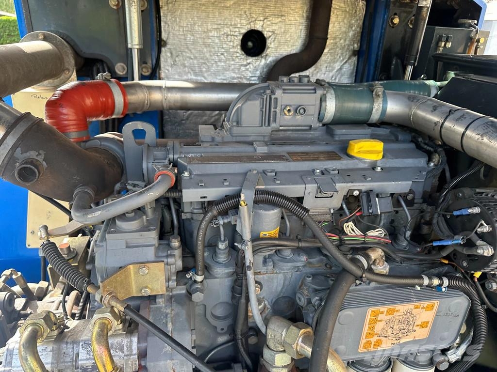 Paus RLS 1252 SL لوادر بعجل