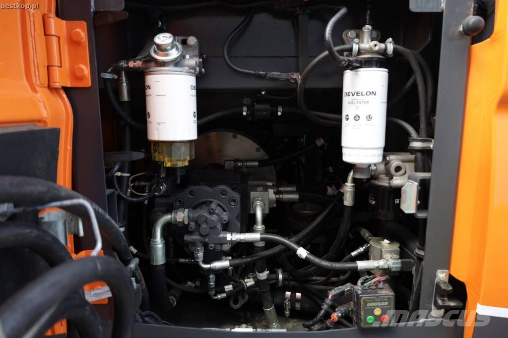 Doosan DX 140 LC-7 Rupsgraafmachines