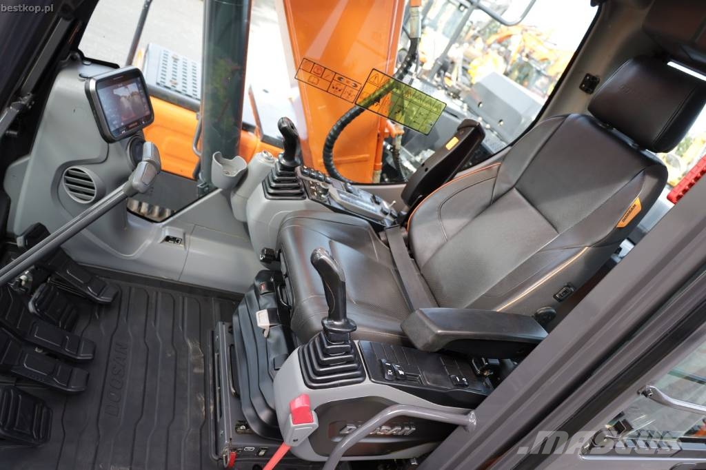 Doosan DX 140 LC-7 Rupsgraafmachines