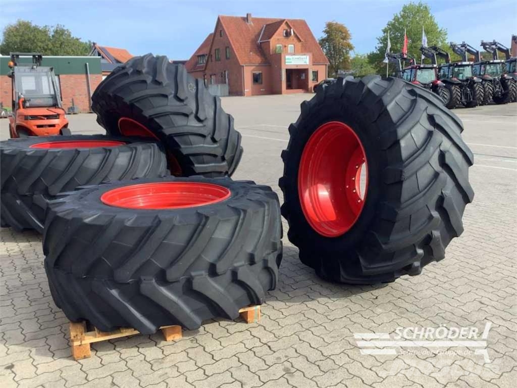 Trelleborg VF 710/60 R34 + VF 900/60 R42 TRELLEBORG Tyres, wheels and rims