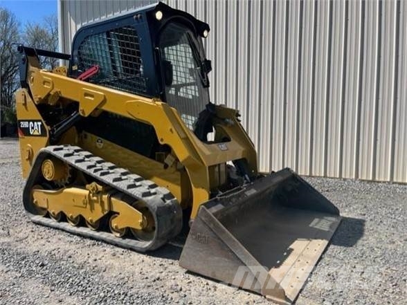 CAT 259D لوادر انزلاقية التوجيه