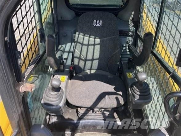 CAT 259D لوادر انزلاقية التوجيه