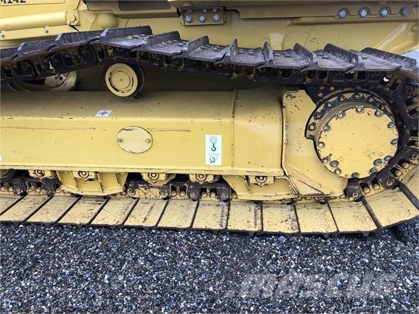 Komatsu D39PX-24 Bulldozer på larvebånd