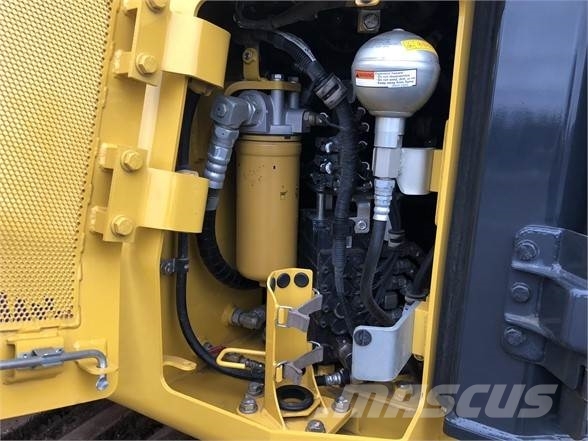 Komatsu D39PX-24 Bulldozer på larvebånd
