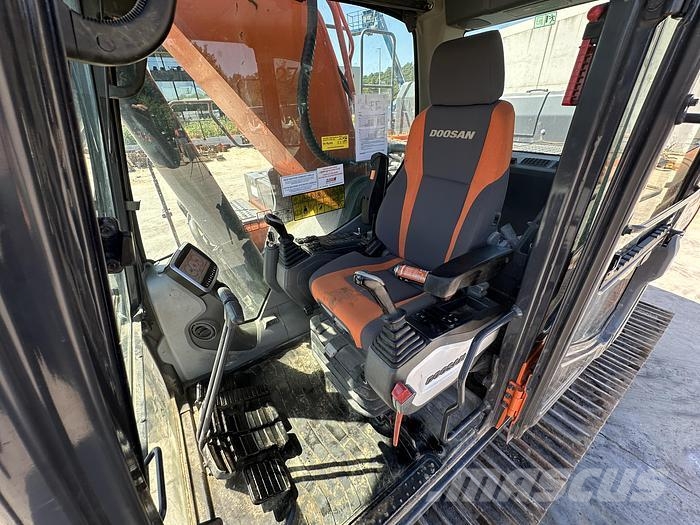Doosan DX340LC-5 حفارات زحافة
