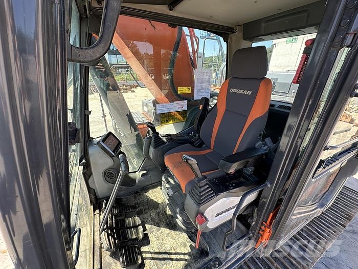 Doosan DX340LC-5 حفارات زحافة