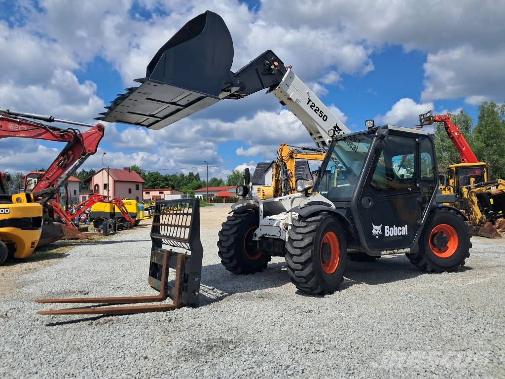 Bobcat T 2250 CAT MANITOU WEIDEMANN JCB Telescopic handlers