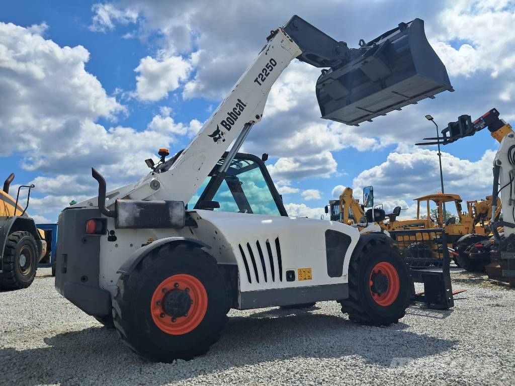 Bobcat T 2250 CAT MANITOU WEIDEMANN JCB Telescopic handlers