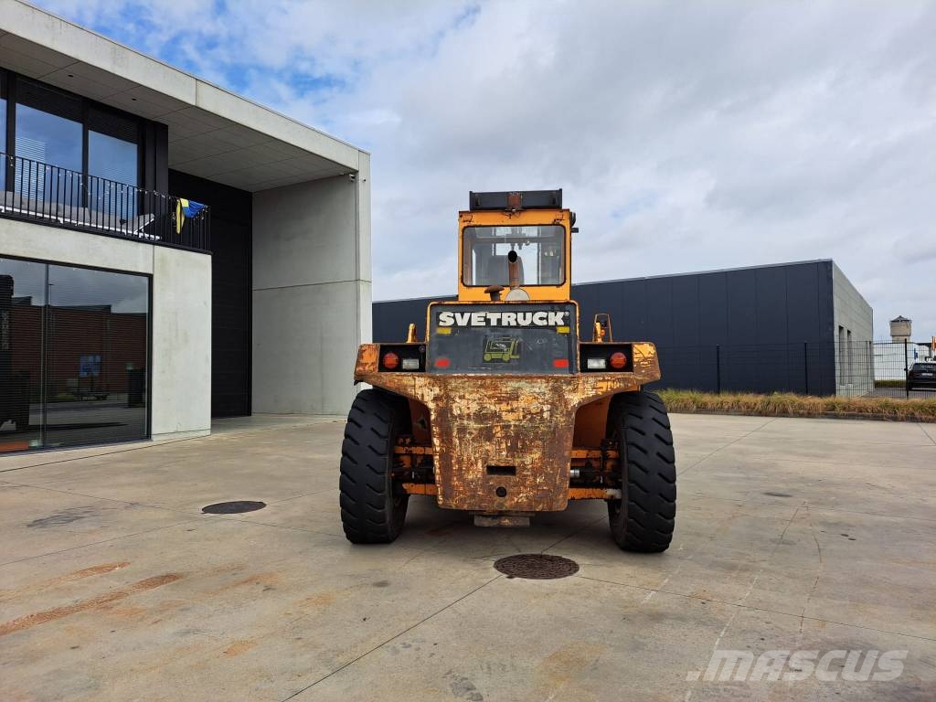Svetruck 25120-42 شاحنات الديزل
