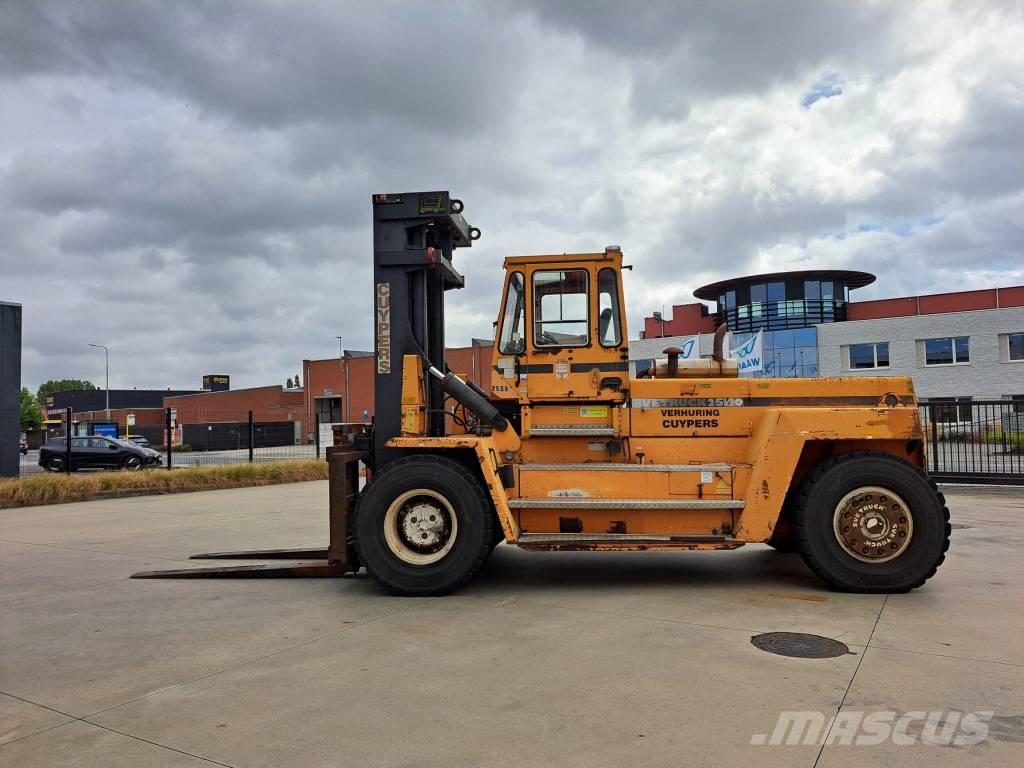 Svetruck 25120-42 شاحنات الديزل