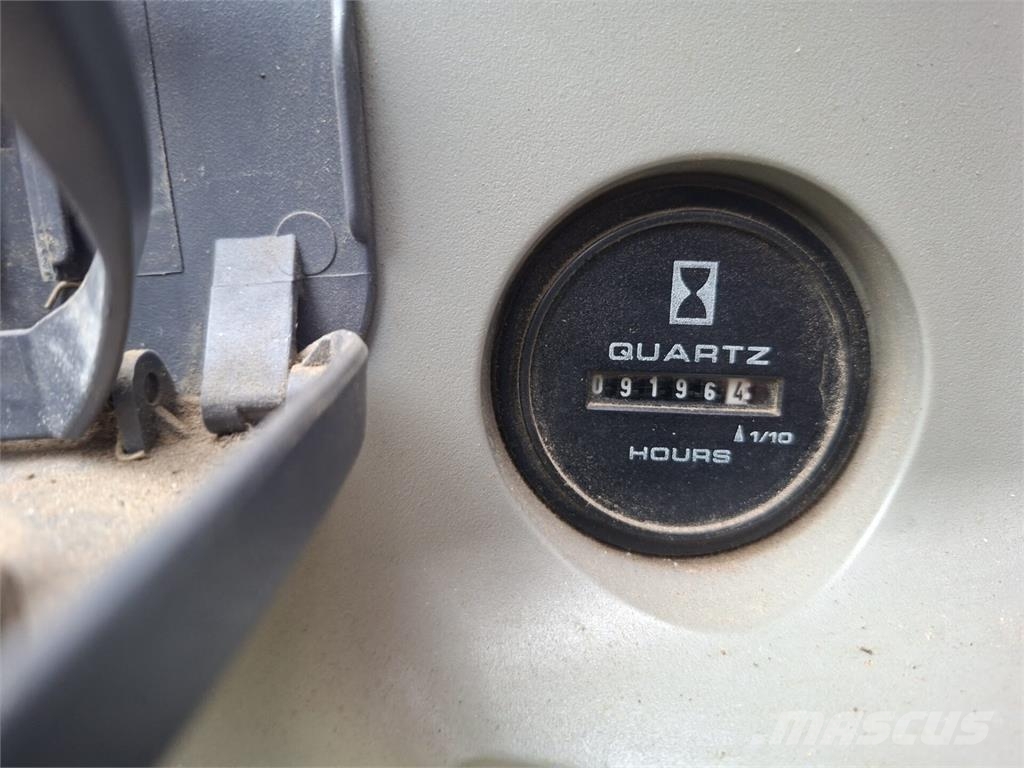 New Holland Kobelco 135SR-1ES Paletli ekskavatörler