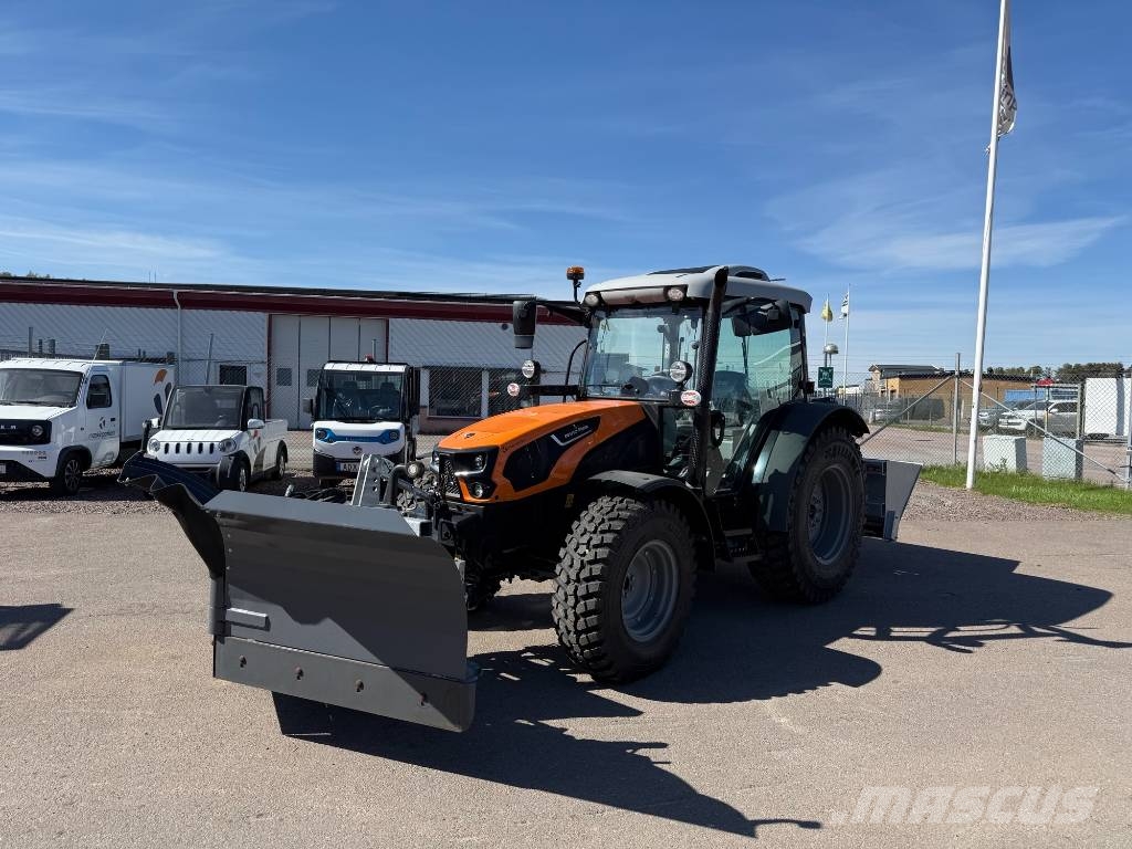 Deutz-Fahr 5075 D Tractors