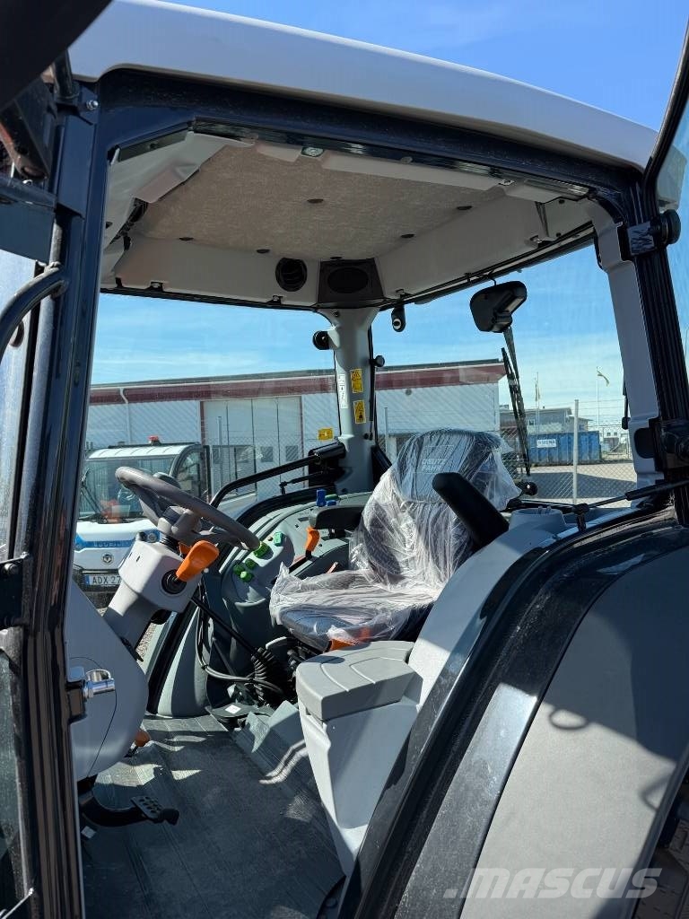Deutz-Fahr 5075 D Tractors