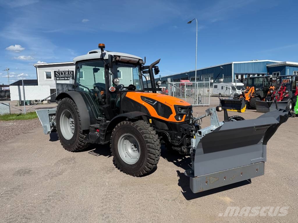 Deutz-Fahr 5075 D Tractors