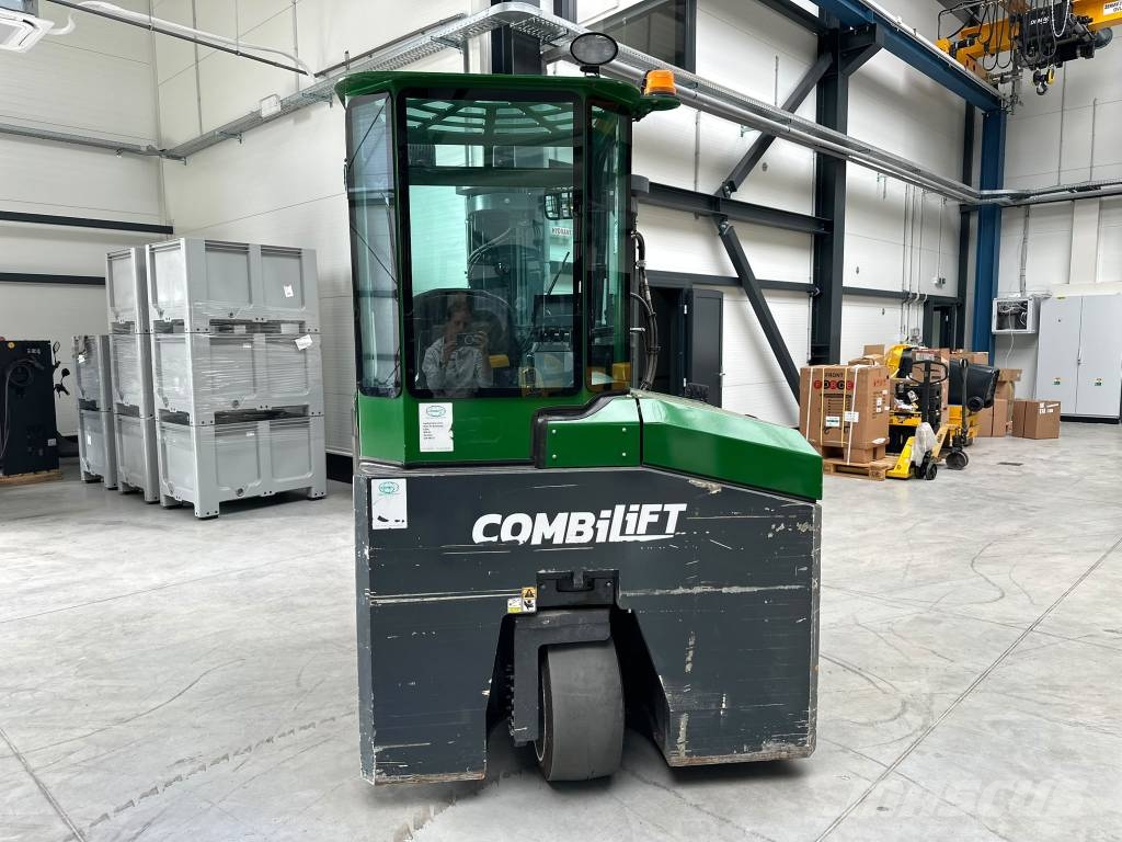 Combilift CBE2500 Četru virzienu krāvēji