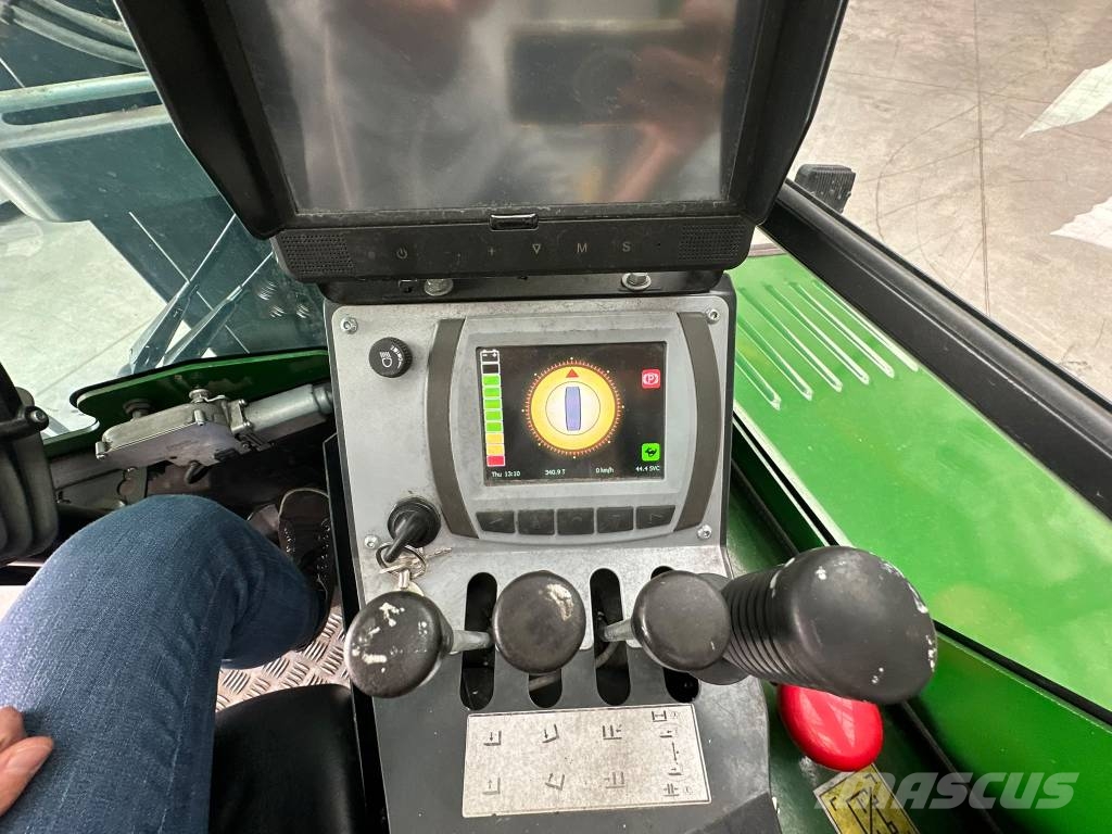 Combilift CBE2500 Četru virzienu krāvēji