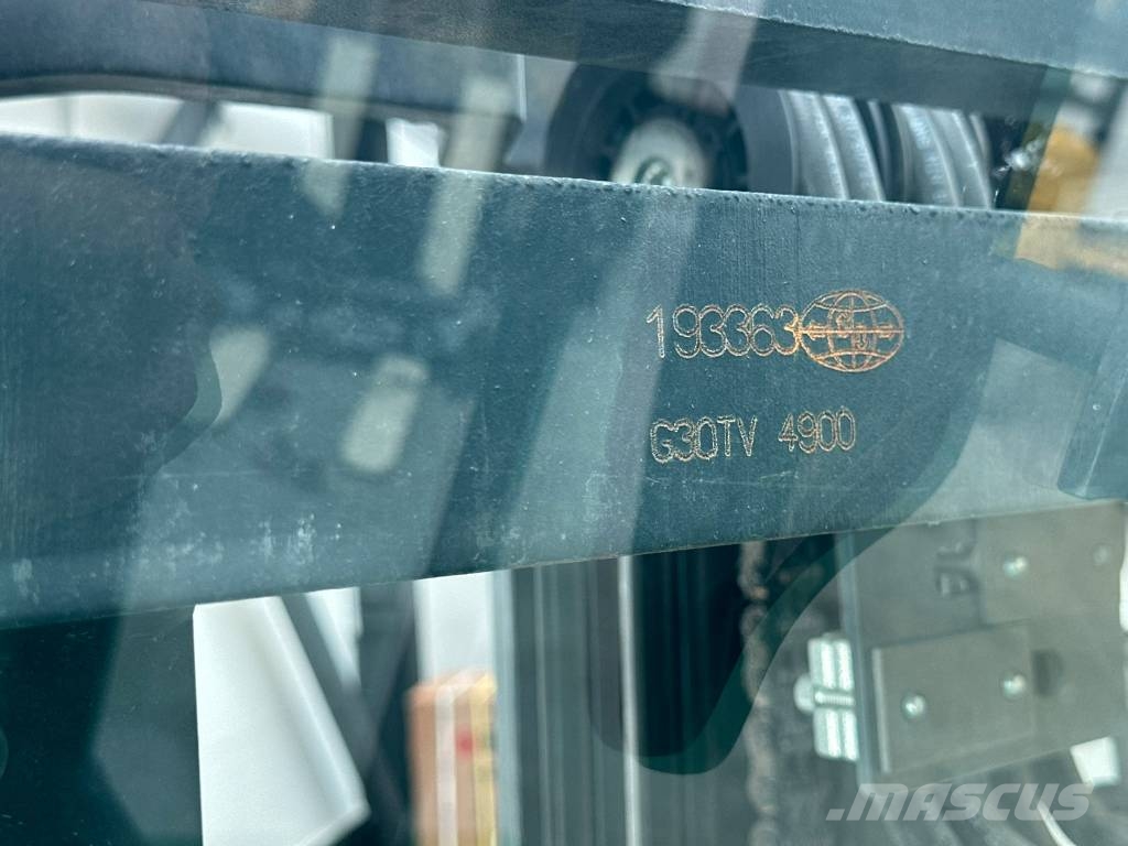 Combilift CBE2500 Četru virzienu krāvēji