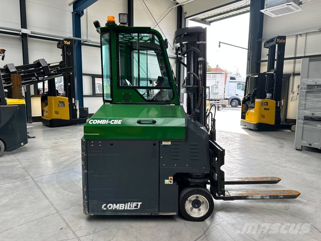 Combilift CBE2500 Četru virzienu krāvēji