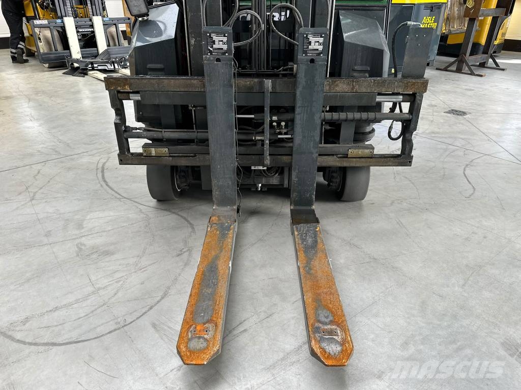 Combilift CBE2500 Četru virzienu krāvēji