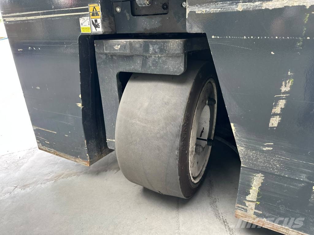 Combilift CBE2500 Četru virzienu krāvēji