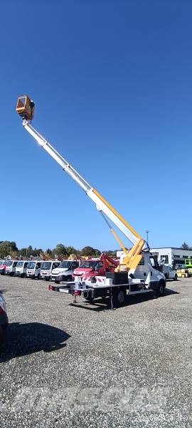 Iveco Daily Multitel MT202DS - 20,2m Teherautóra szerelt emelők és állványok