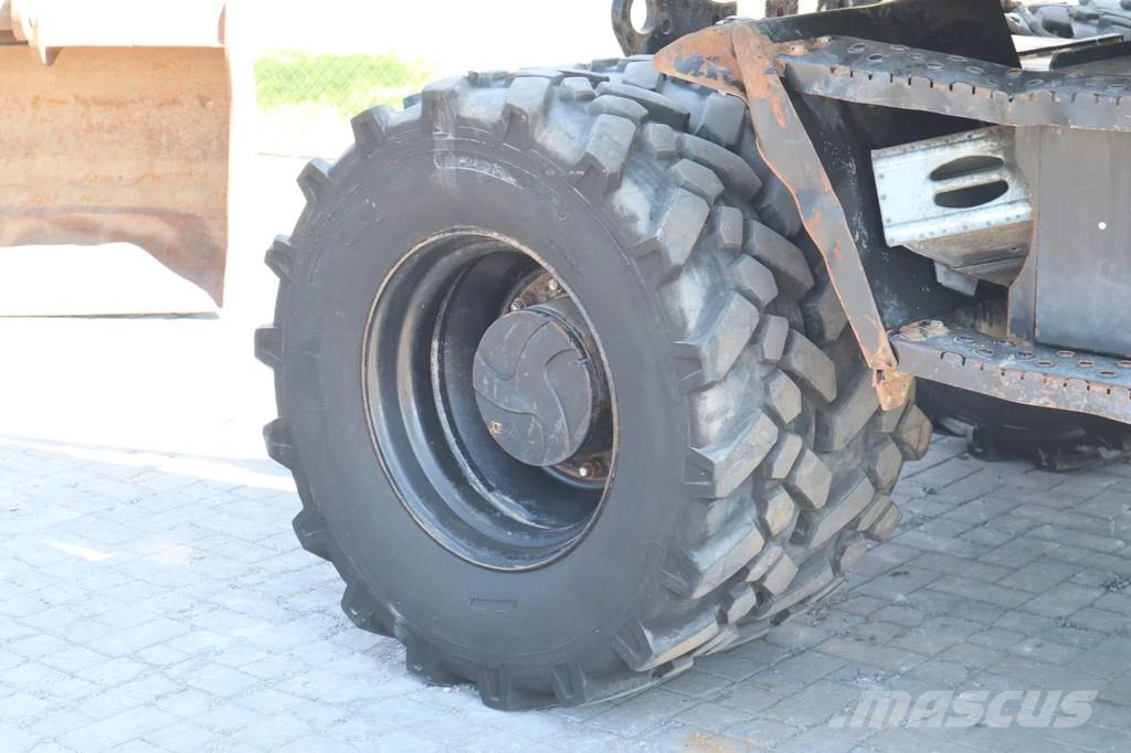 Hitachi ZX140 ZX140W-3 | ROTOTILT & BUCKET | DUTCH MACHINE Wielgraafmachines