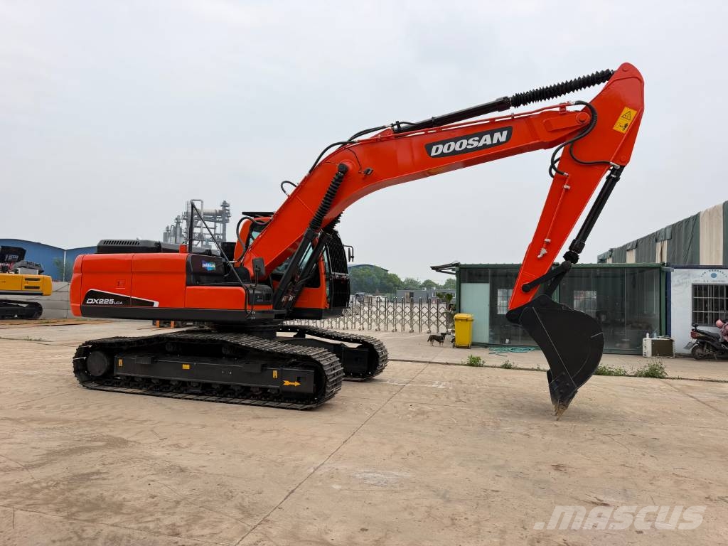 Doosan DX 225 LC-5 Kāpurķēžu ekskavatori