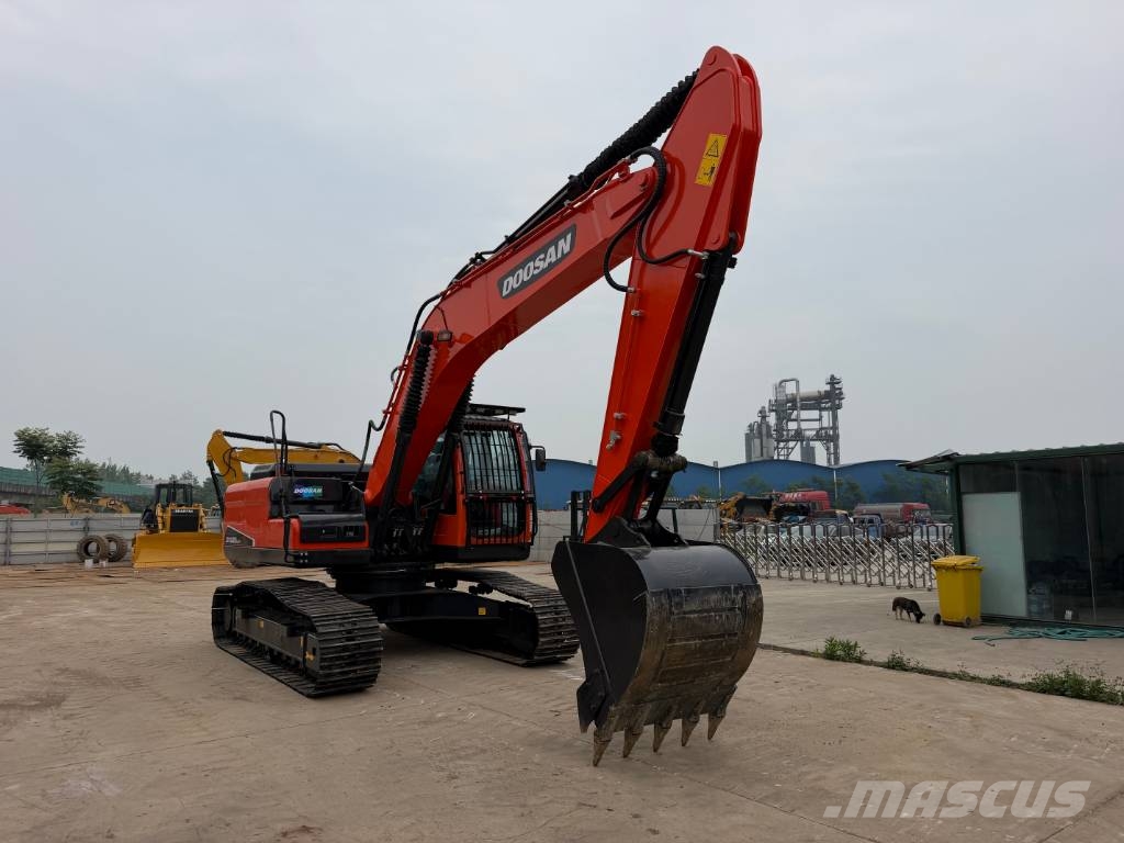 Doosan DX 225 LC-5 Kāpurķēžu ekskavatori