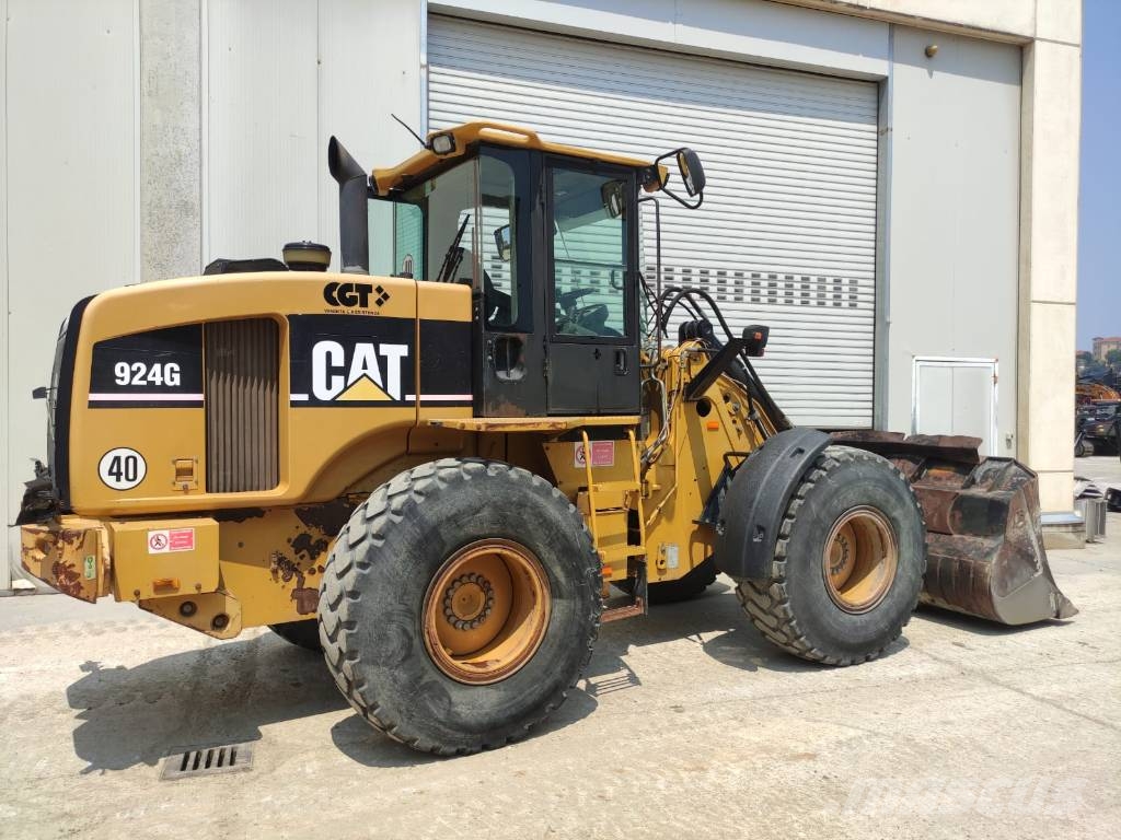 CAT 924 G لوادر بعجل