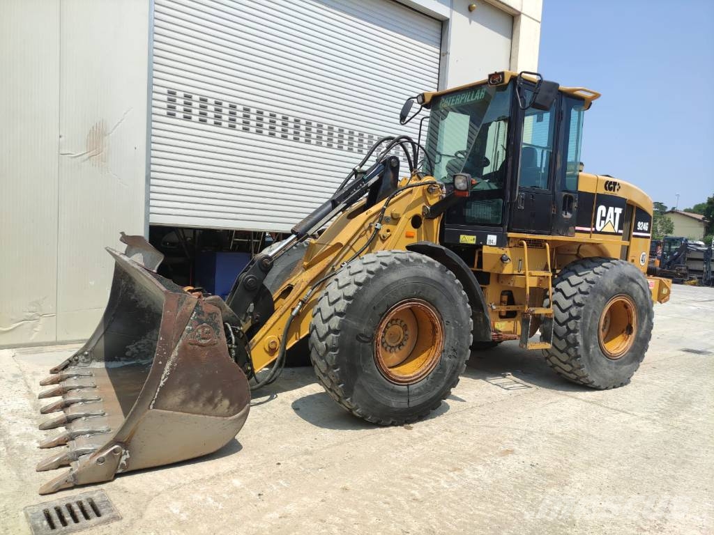 CAT 924 G لوادر بعجل