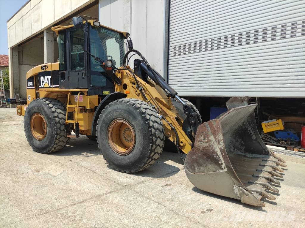 CAT 924 G لوادر بعجل