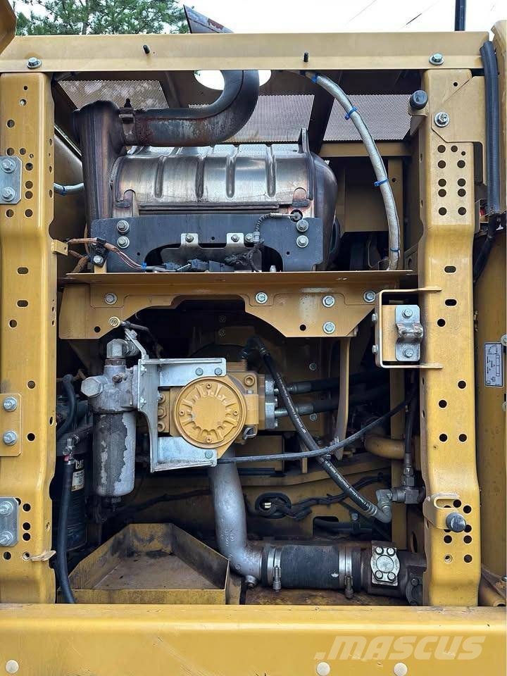 CAT 330GC Pásové rýpadlá