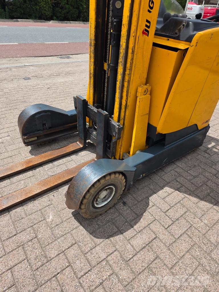 Jungheinrich Reachtruck heftruck triplo hoge wielen Электропогрузчики