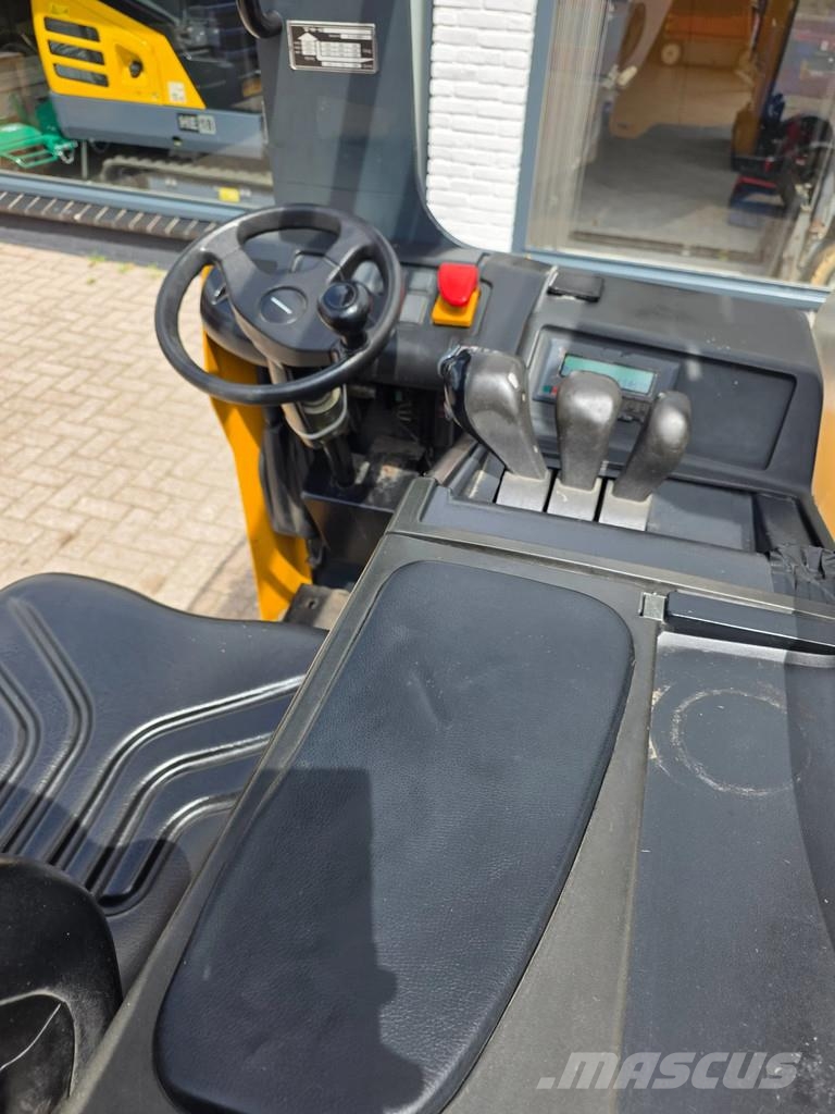 Jungheinrich Reachtruck heftruck triplo hoge wielen Электропогрузчики