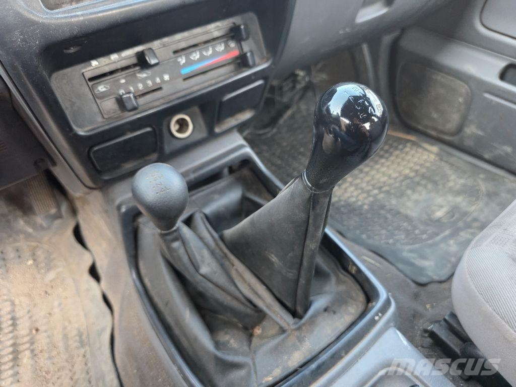 Nissan Pickup King Cab 2.5DI 4WD Otros camiones