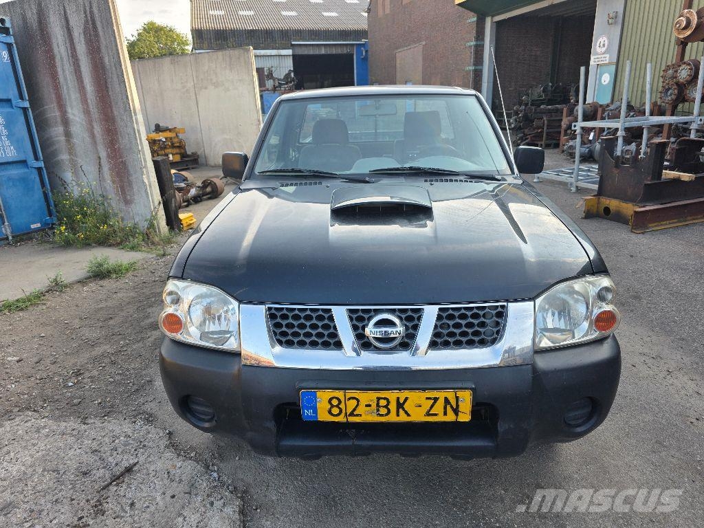 Nissan Pickup King Cab 2.5DI 4WD Otros camiones
