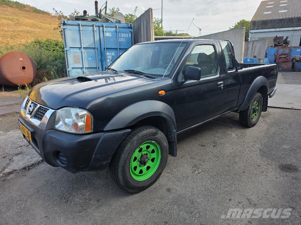 Nissan Pickup King Cab 2.5DI 4WD Otros camiones
