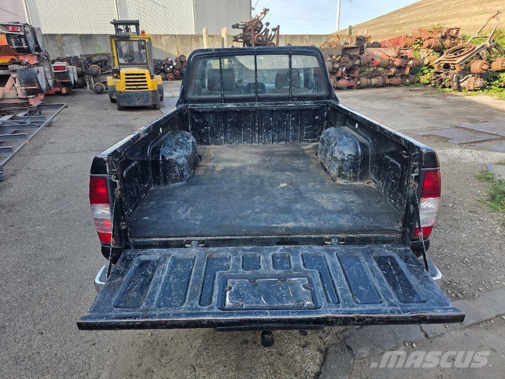 Nissan Pickup King Cab 2.5DI 4WD Otros camiones