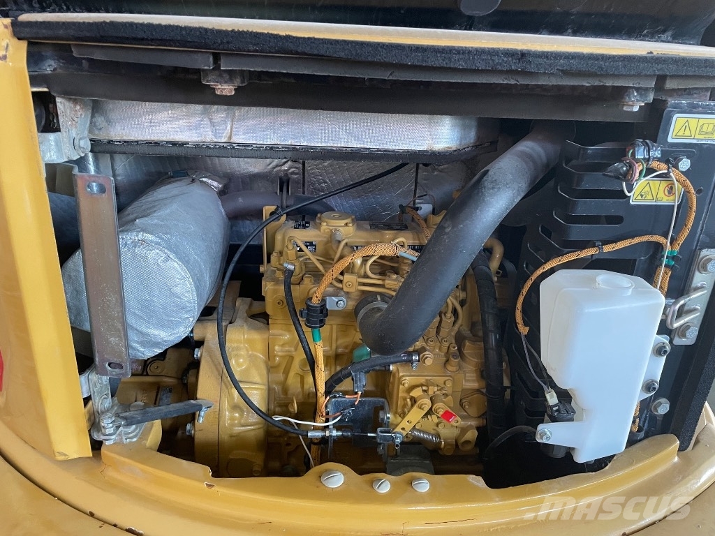 CAT 303E Sold by parts Miniexcavadoras