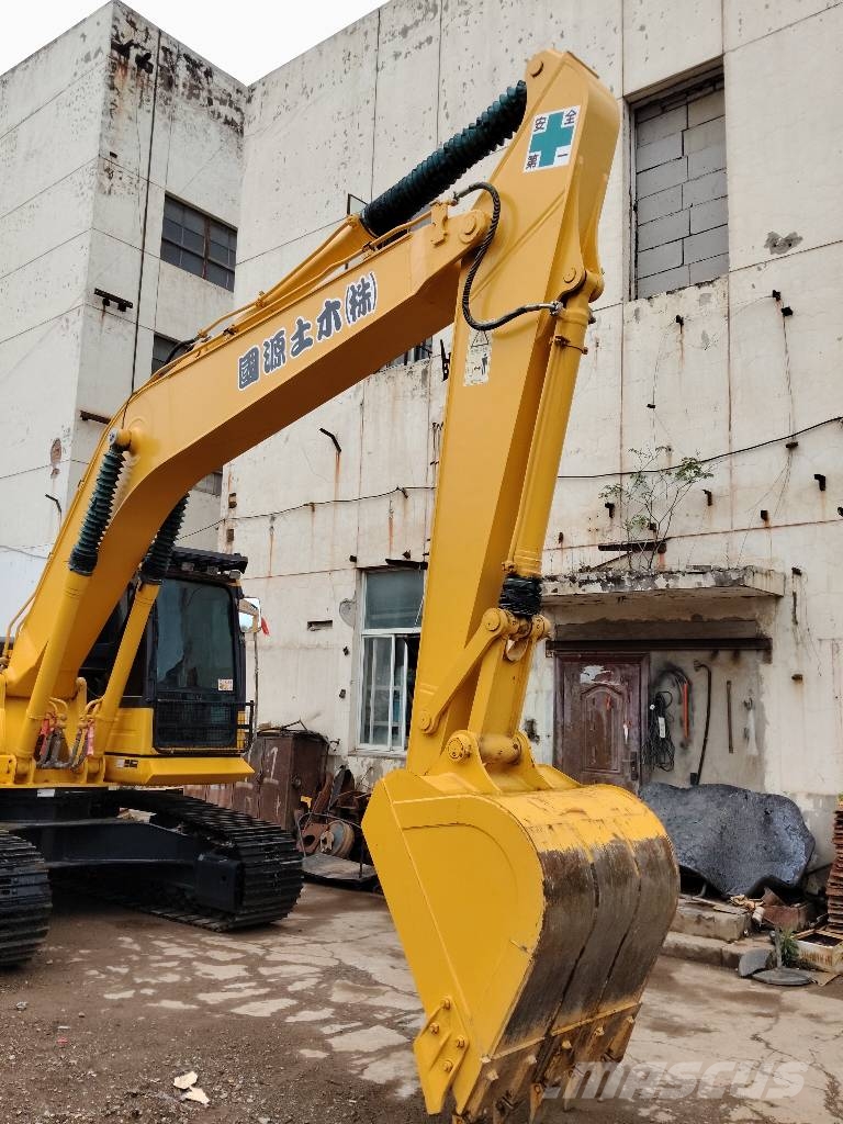 Komatsu PC 200-8 3000 units excavators in stock Pelle sur chenilles