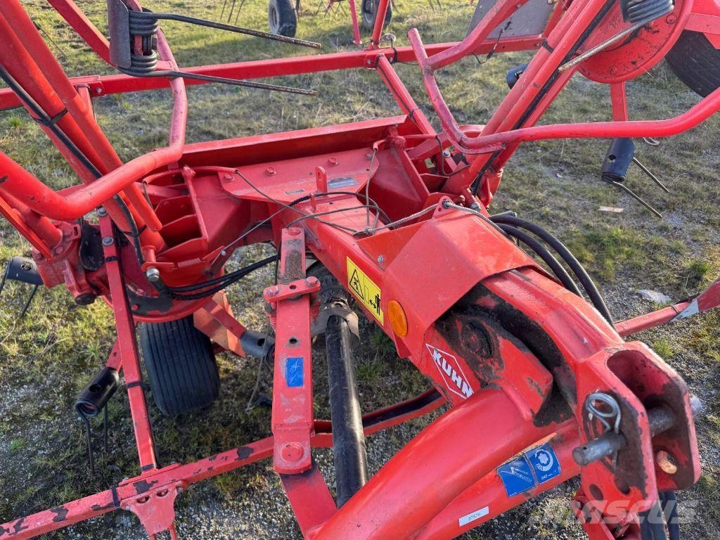Kuhn GF7601MH Grābekļi un siena ārdītāji