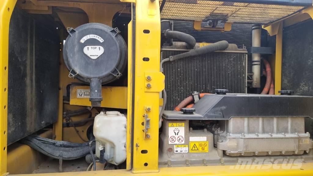Komatsu HB 215 LC Long Reach Vikšriniai ekskavatoriai