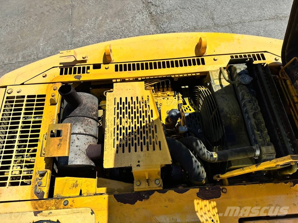 Komatsu PW130 ES-6K Pelle sur pneus