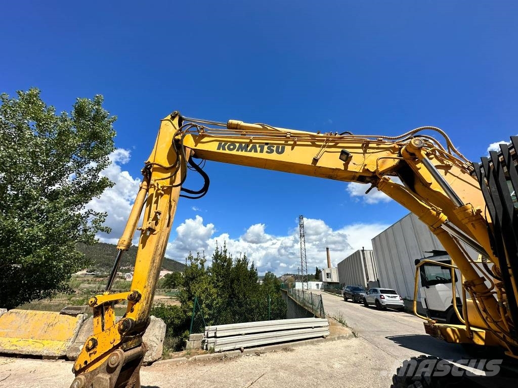 Komatsu PW130 ES-6K Pelle sur pneus
