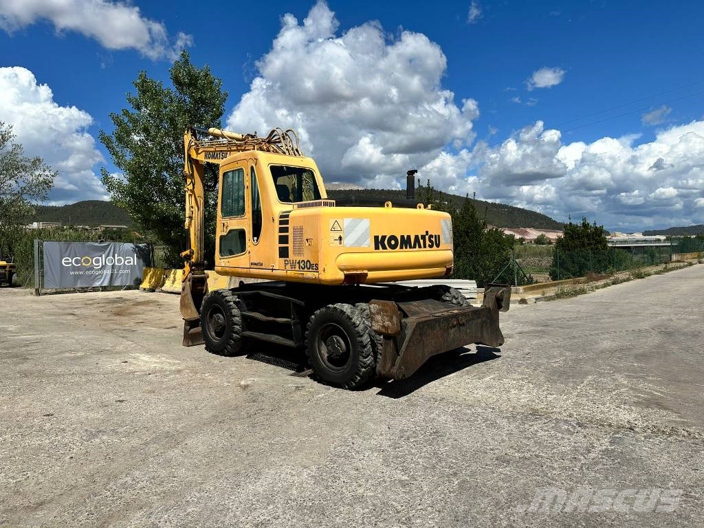 Komatsu PW130 ES-6K Pelle sur pneus