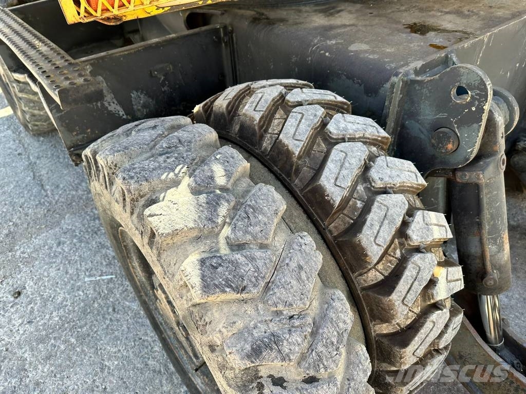 Komatsu PW130 ES-6K Pelle sur pneus