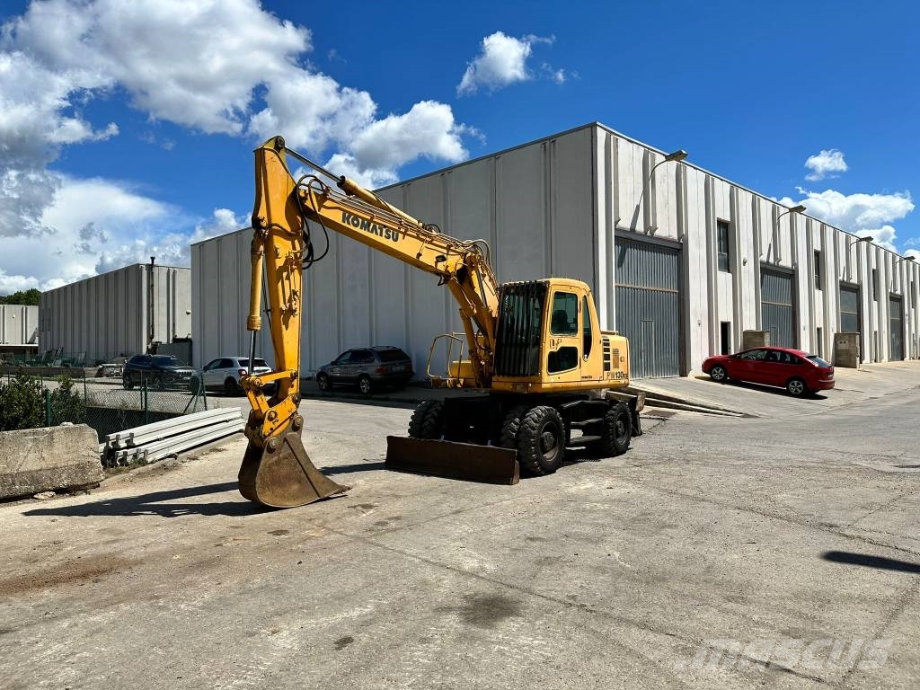 Komatsu PW130 ES-6K Pelle sur pneus