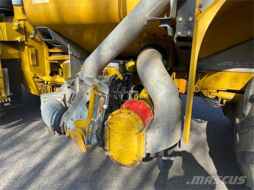 TerraGator 2104 MIT BOMECH صهاريج الملاط