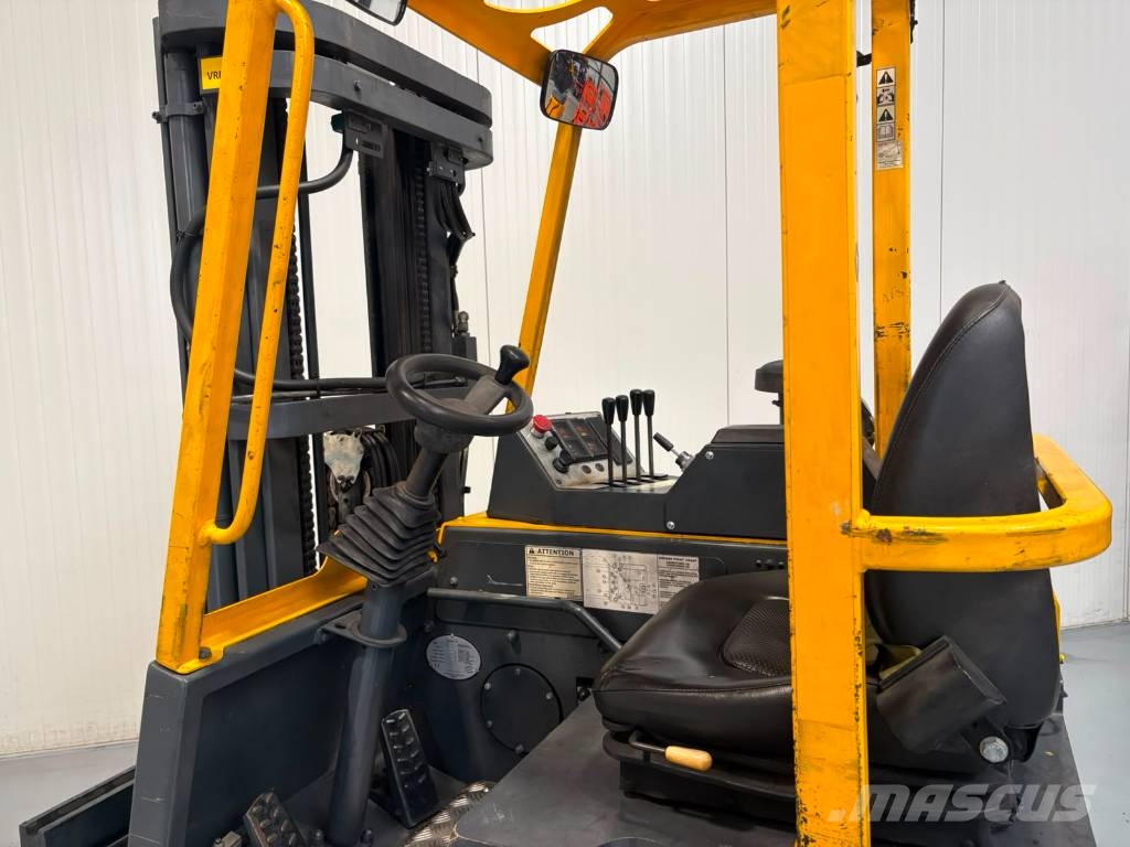 Combilift CB3000 LPG Chariot multidirectionnel